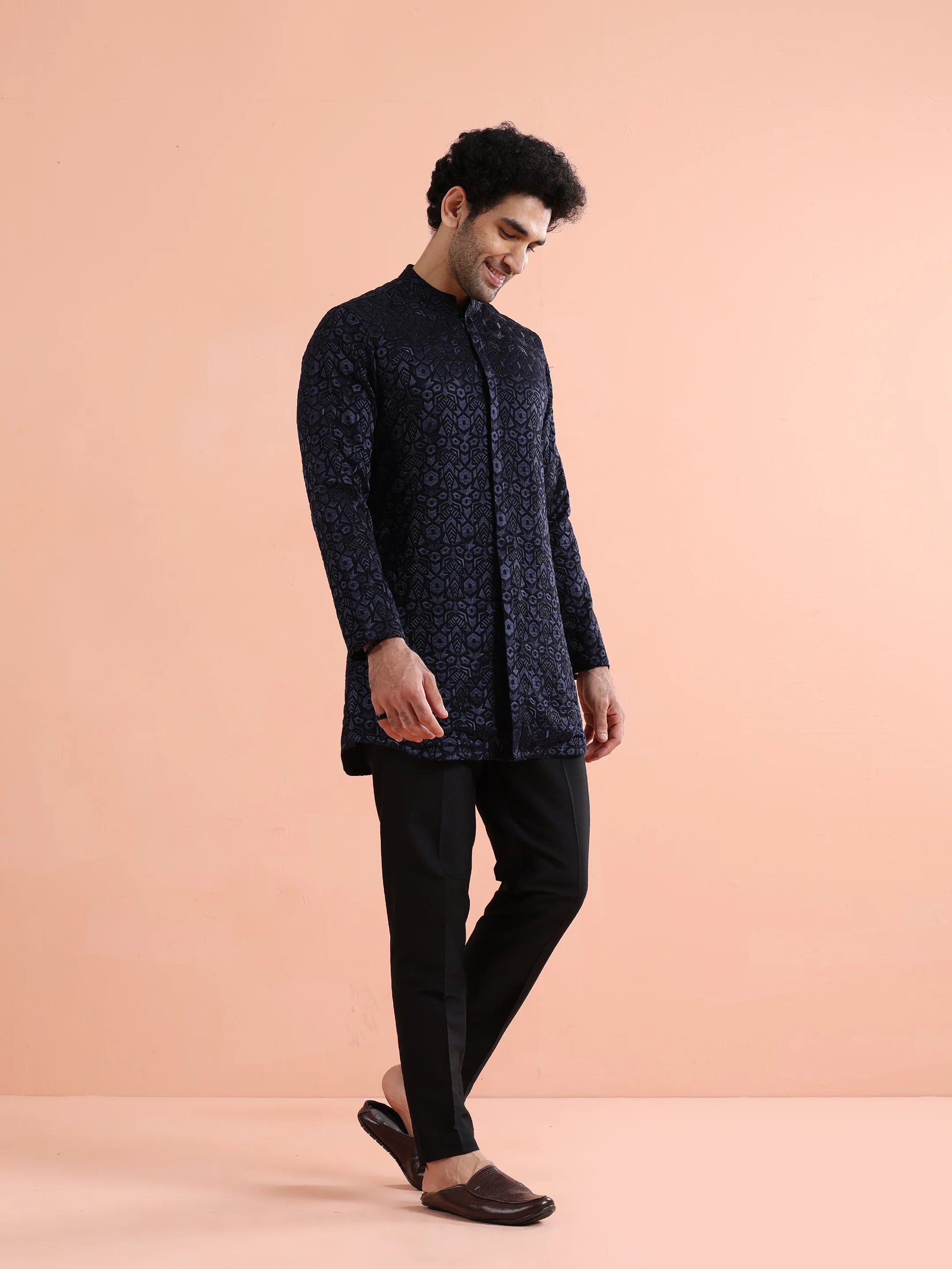 Navy Blue Velvet Embroidered Mid Kurta - Image 3