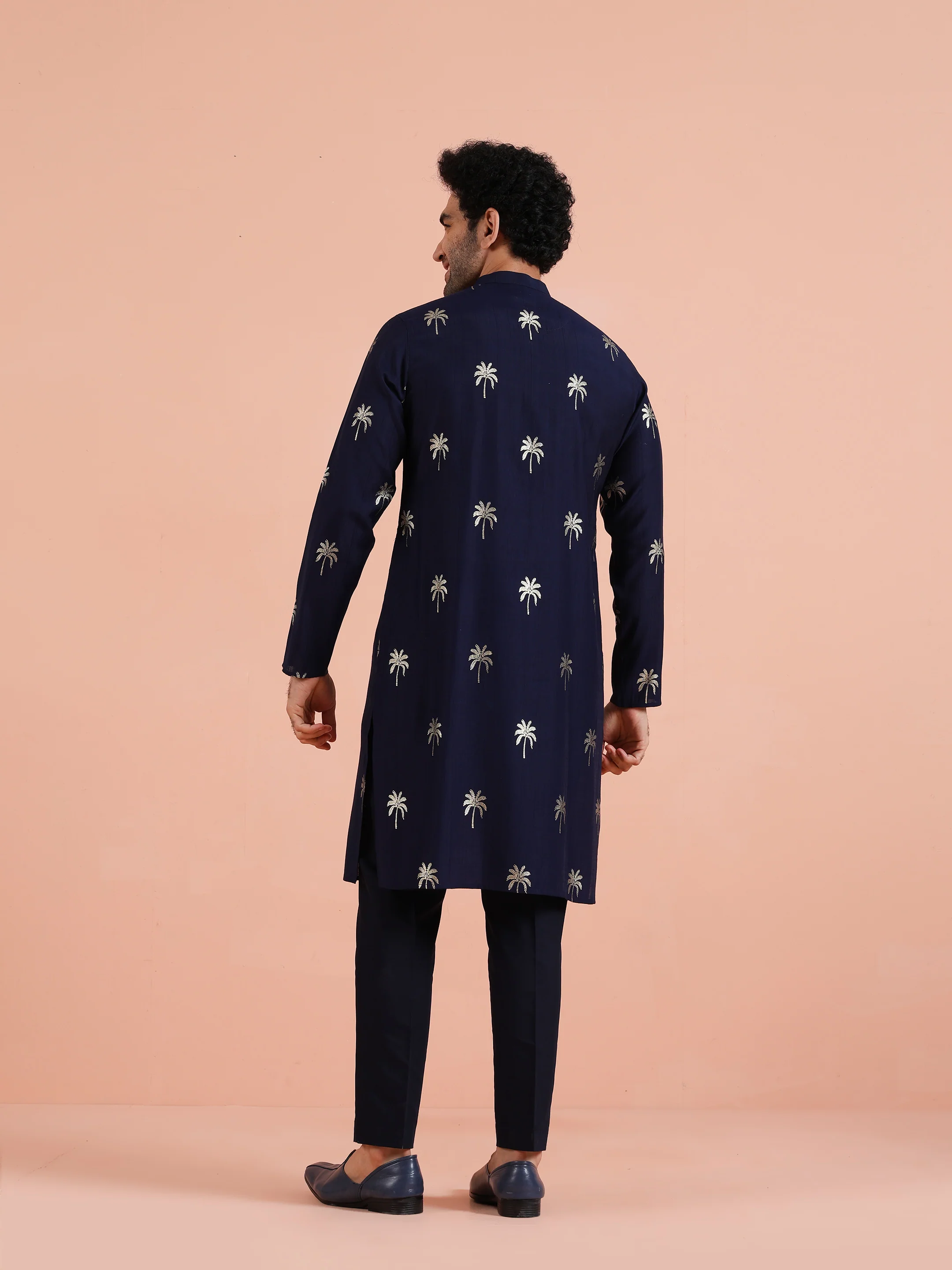 Navy Kurta with Palm Embroidery - Image 4