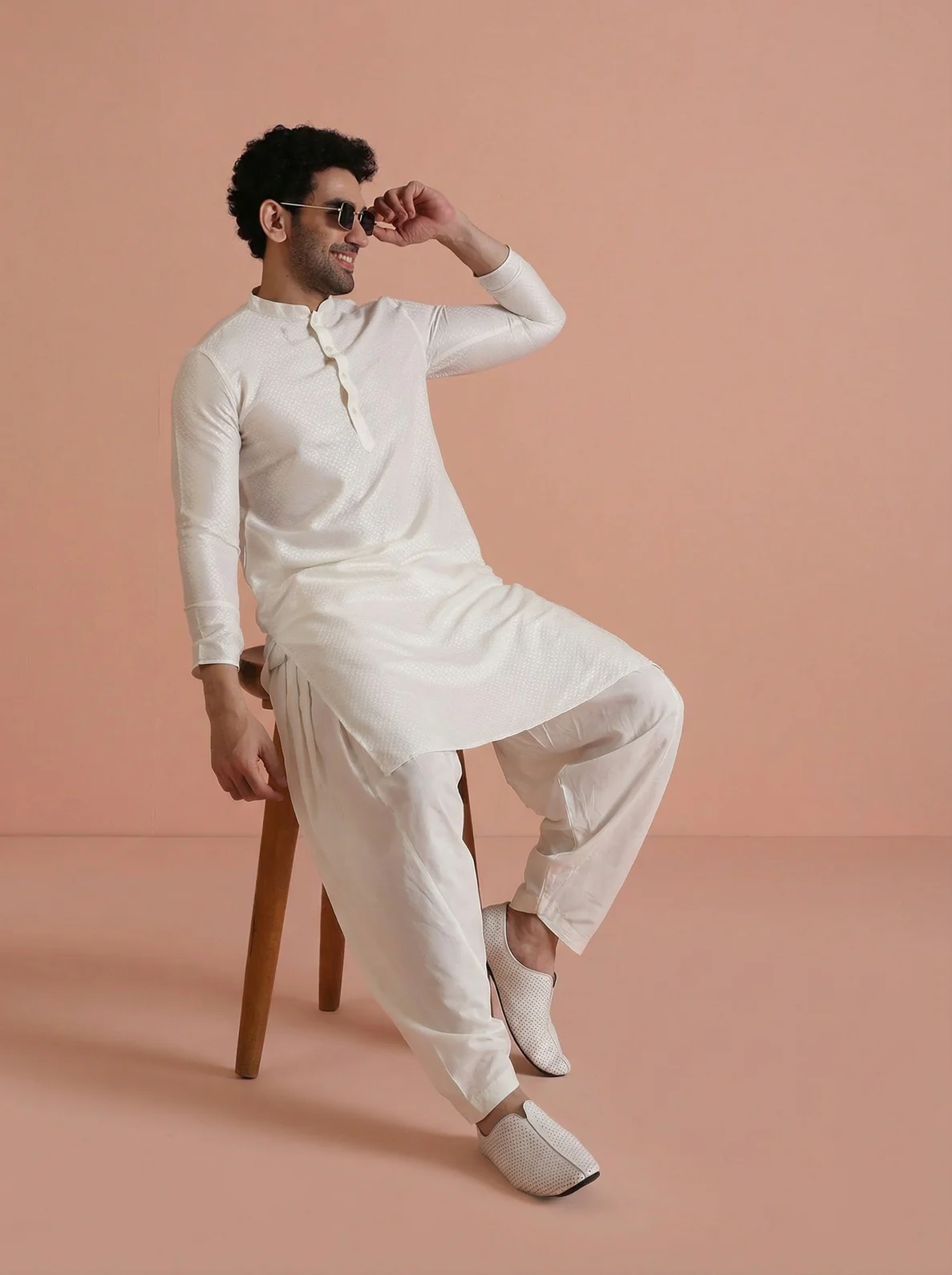 Off-White Cotton Blend Solid Kurta Patiyala Set - Image 2