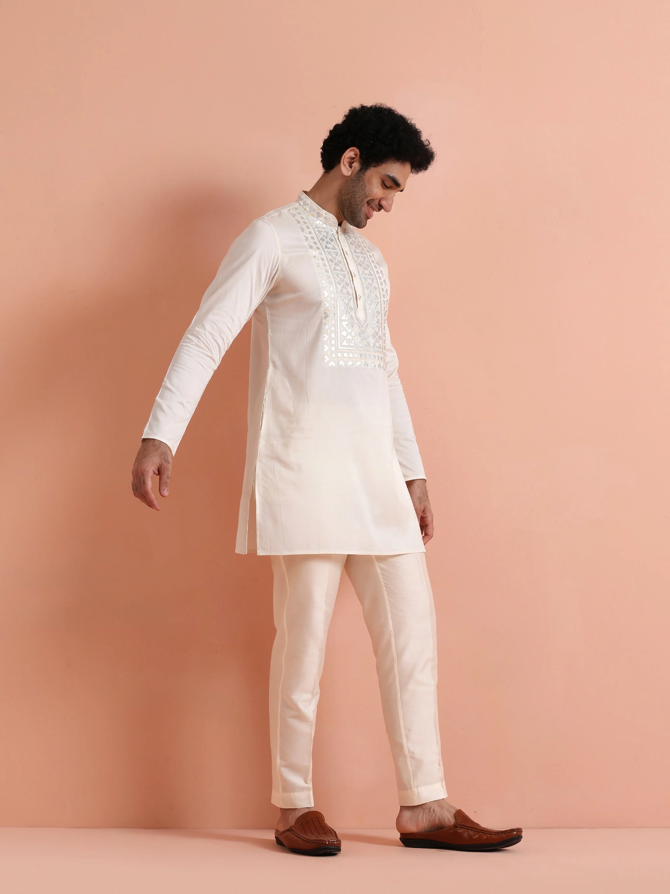 Cream Cotton Silk Embroidered Mid Kurta - Image 2