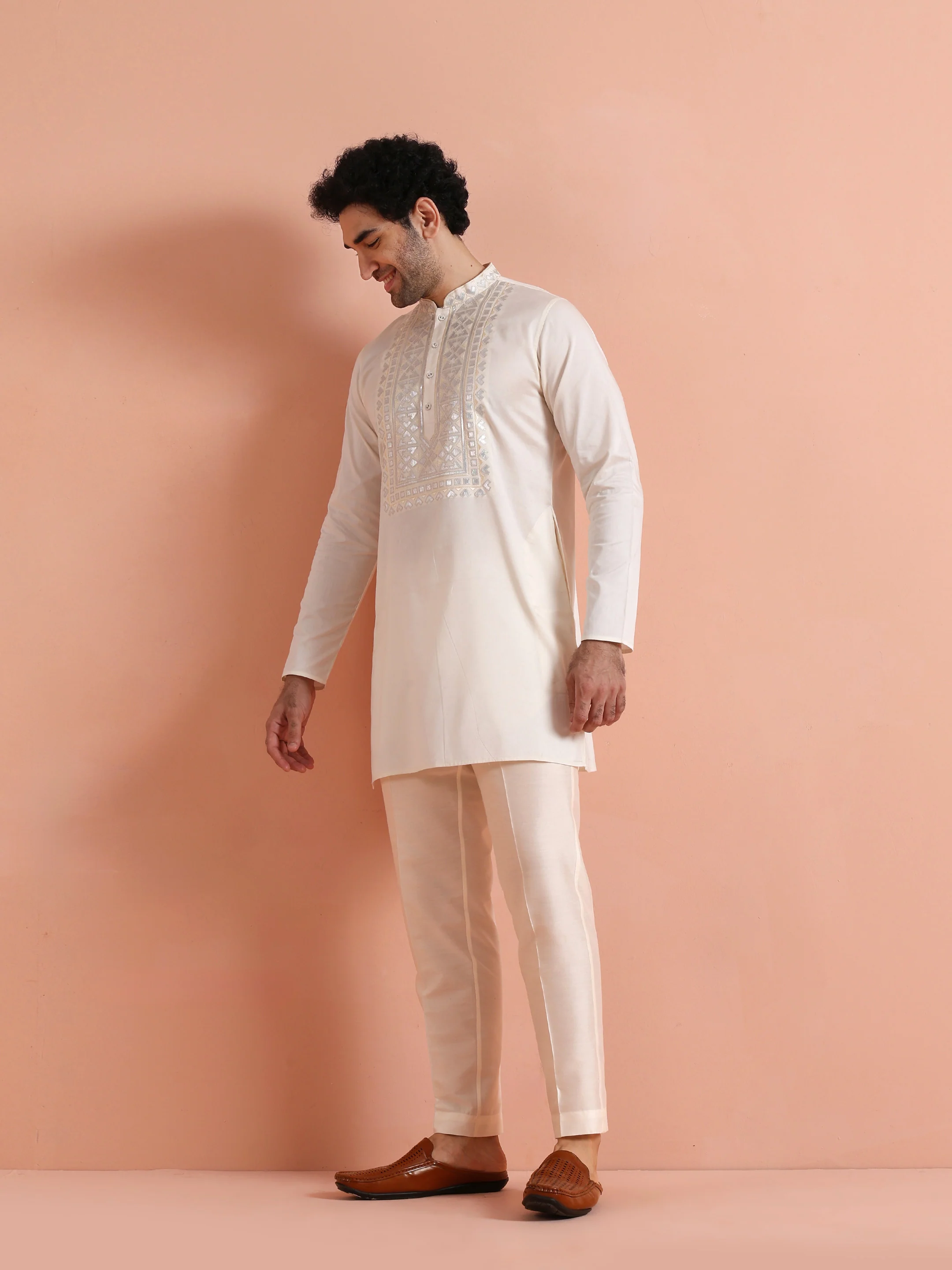 Cream Cotton Silk Embroidered Mid Kurta - Image 3