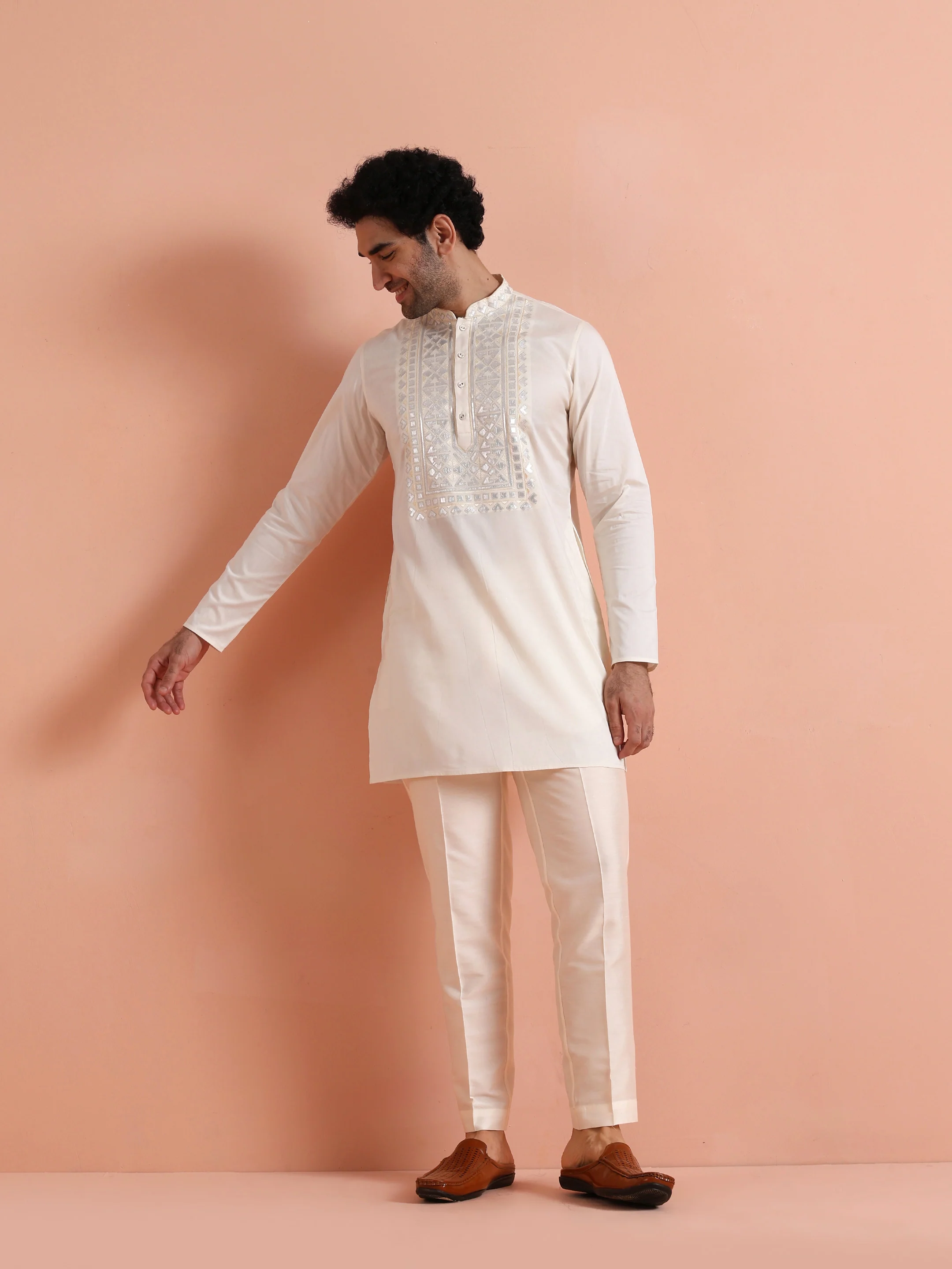 Cream Cotton Silk Embroidered Mid Kurta - Image 6