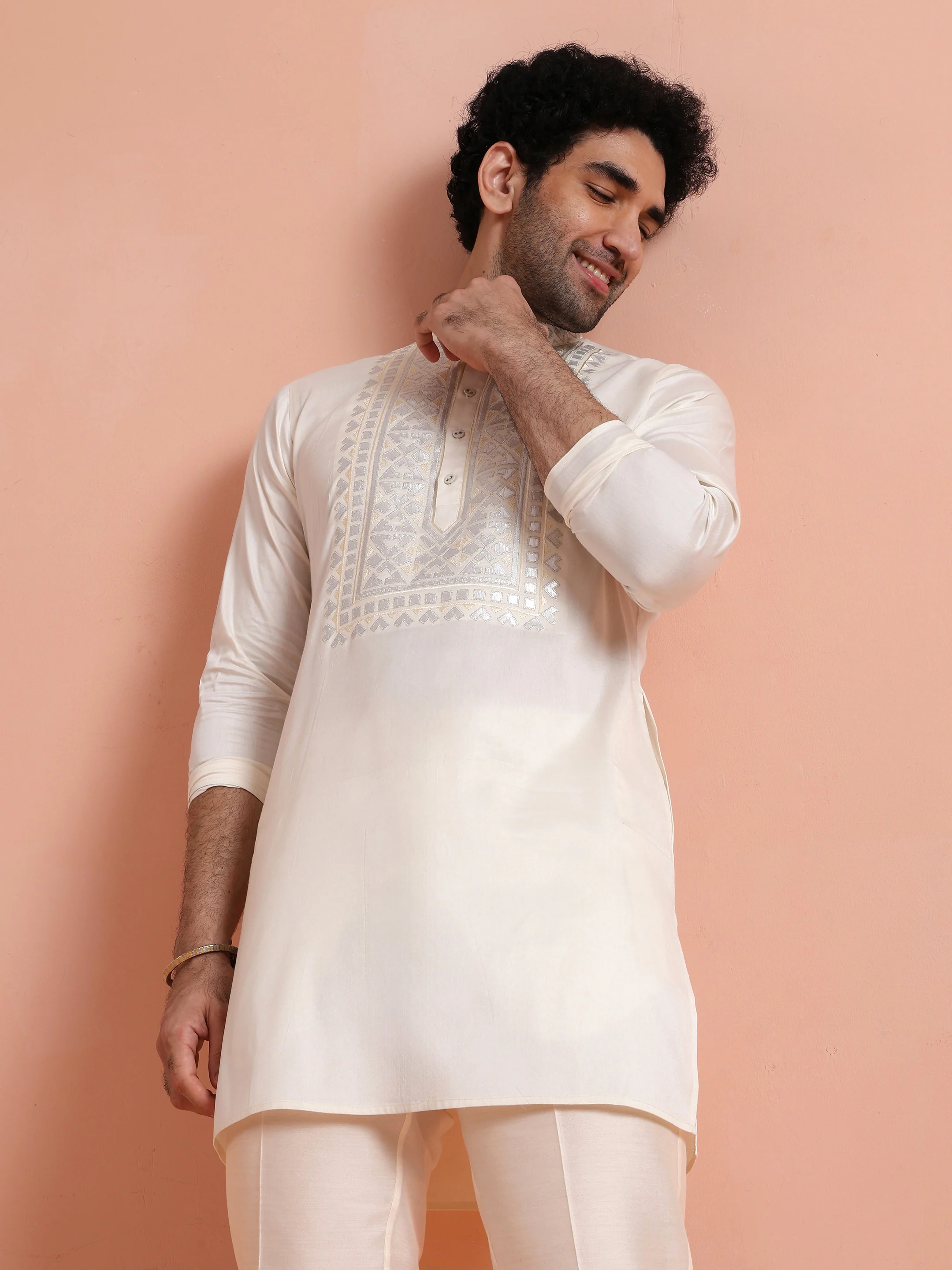 Cream Silk Blend Embroidered Mid Kurta Set - Image 9