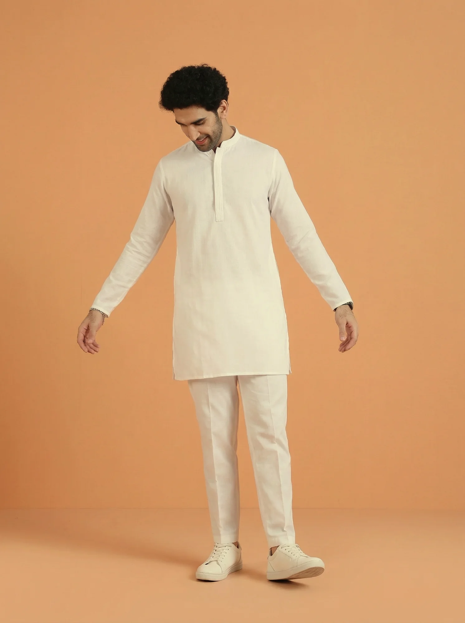 Off-White Poly Viscose Solid Mid Kurta - Image 6