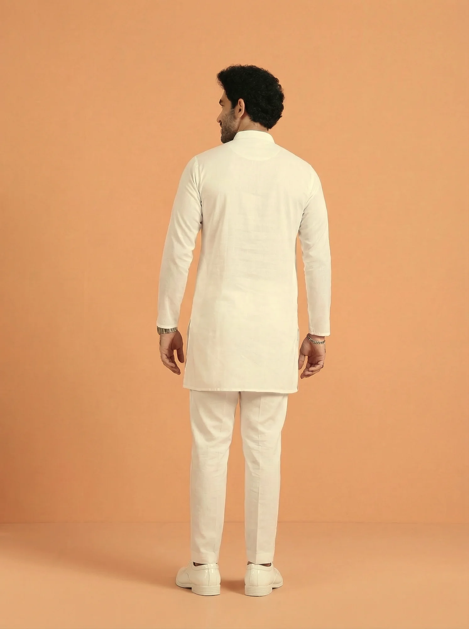 Off White Poly Viscose Solid Mid Kurta Trouser Set - Image 4