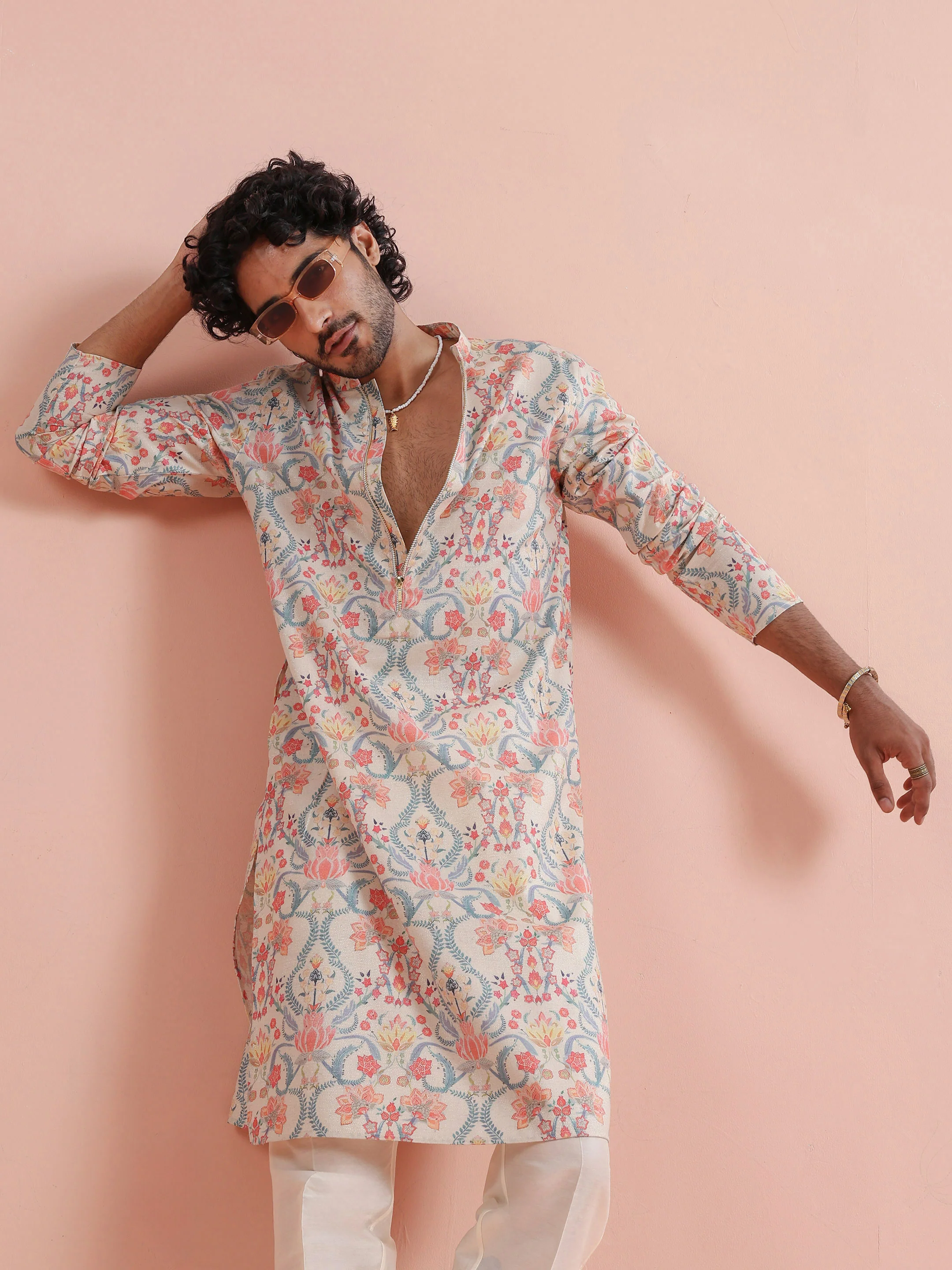 Off White Polyviscose Floral Printed Kurta With Zip - Image 8