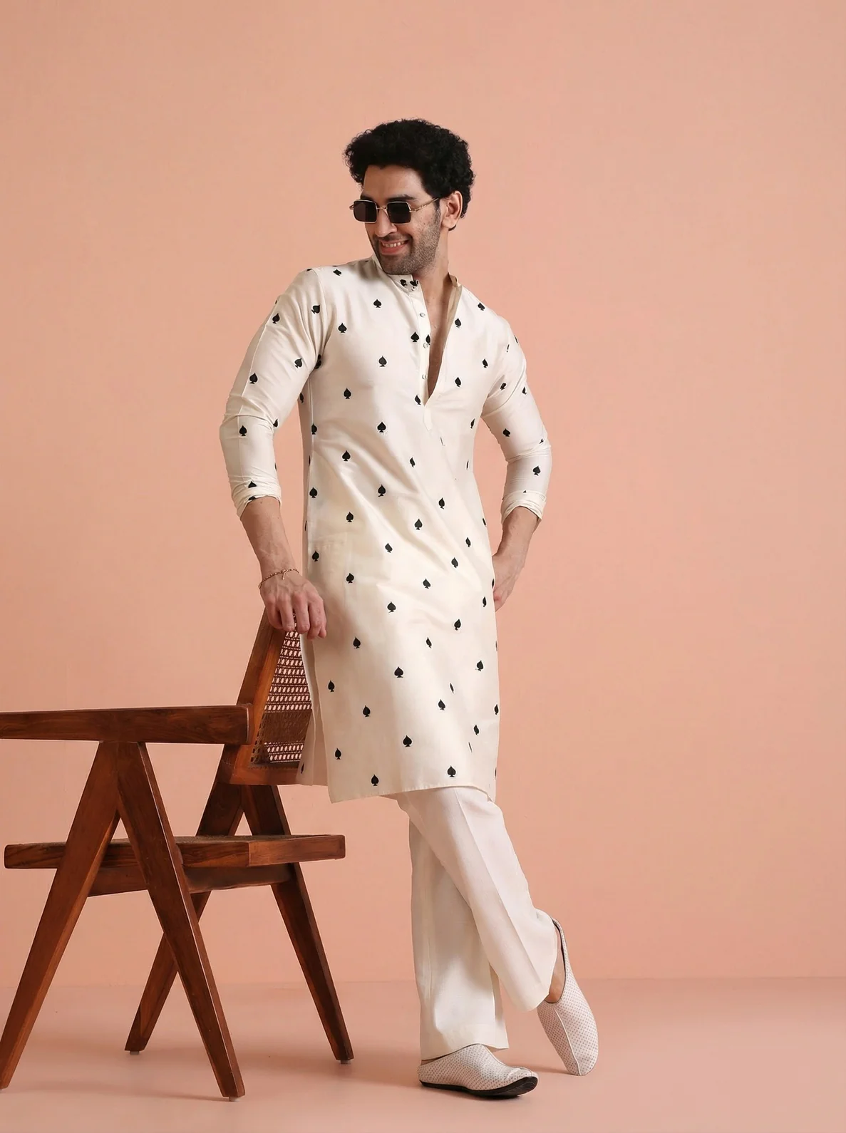 Off-White Silk Blend Embroidered Kurta Wide Leg Trouser Set - Image 7