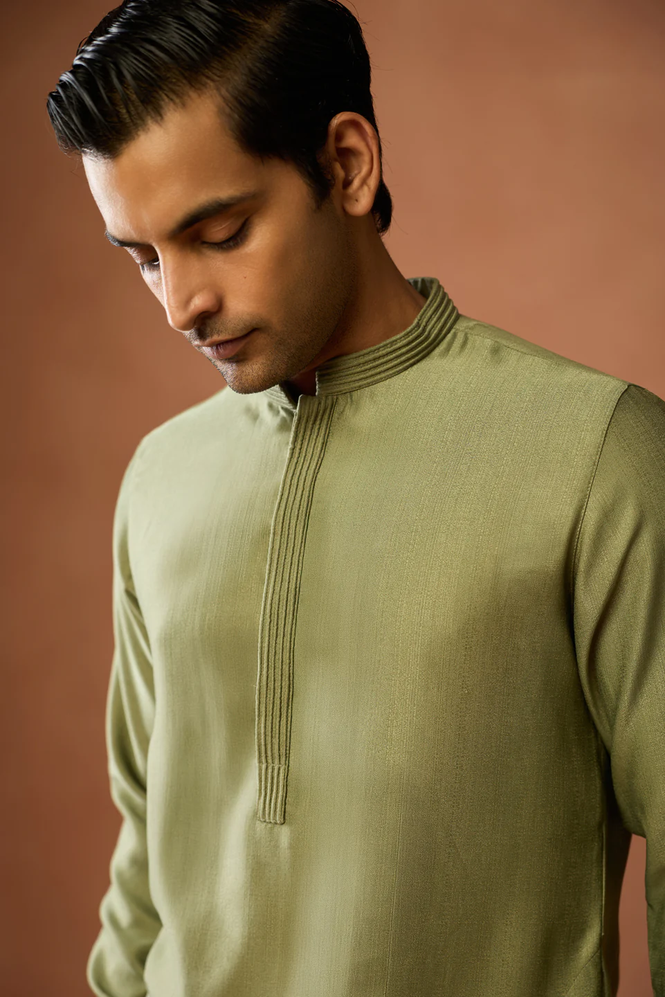 Olive Green Silk Blend Mid Kurta - Image 5