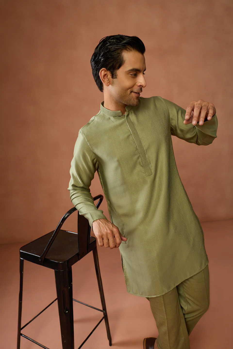 Olive Green Solid Mid Kurta Trouser Set - Image 6