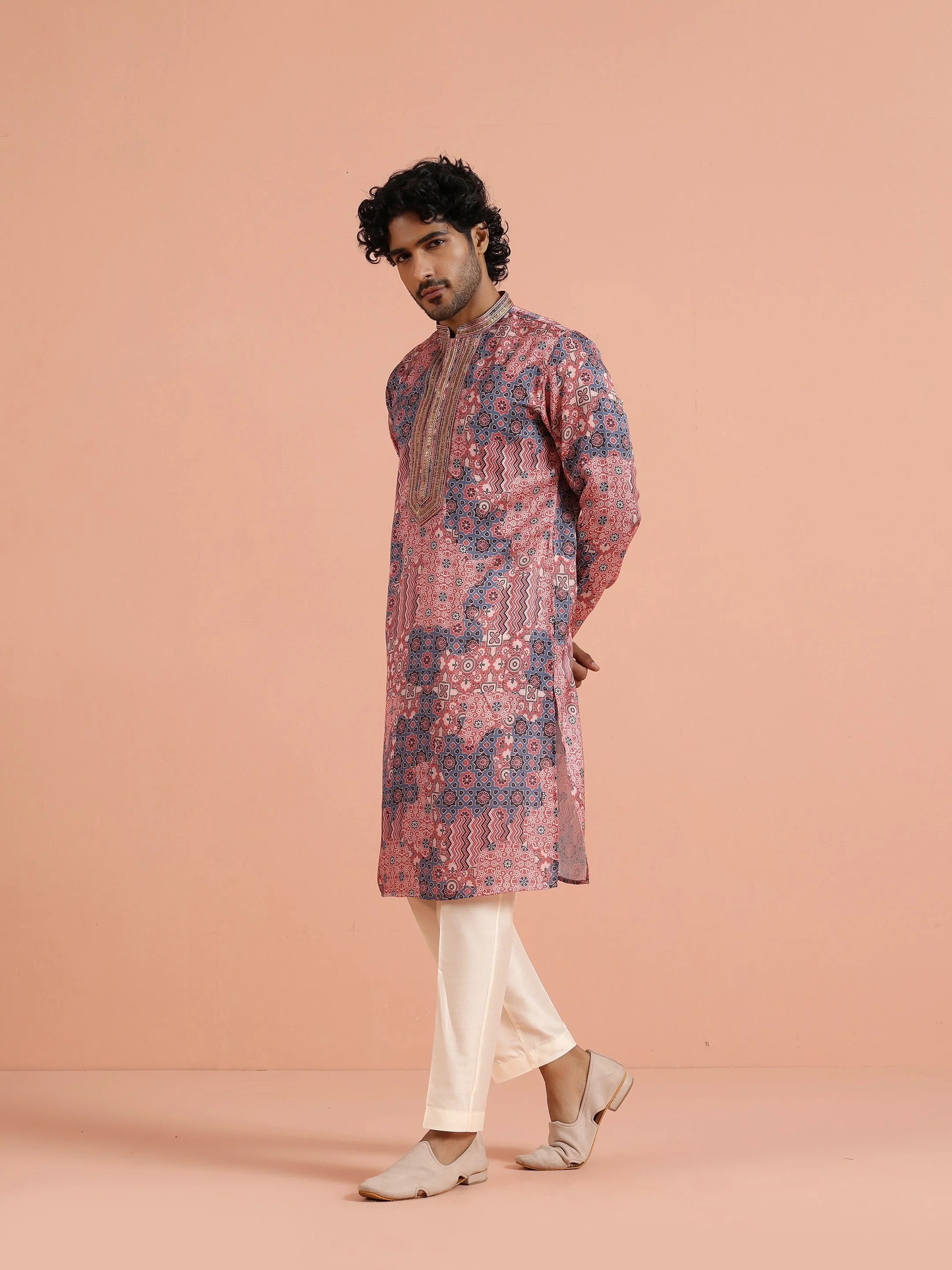 Peach Geometric Printed Kurta - Image 2