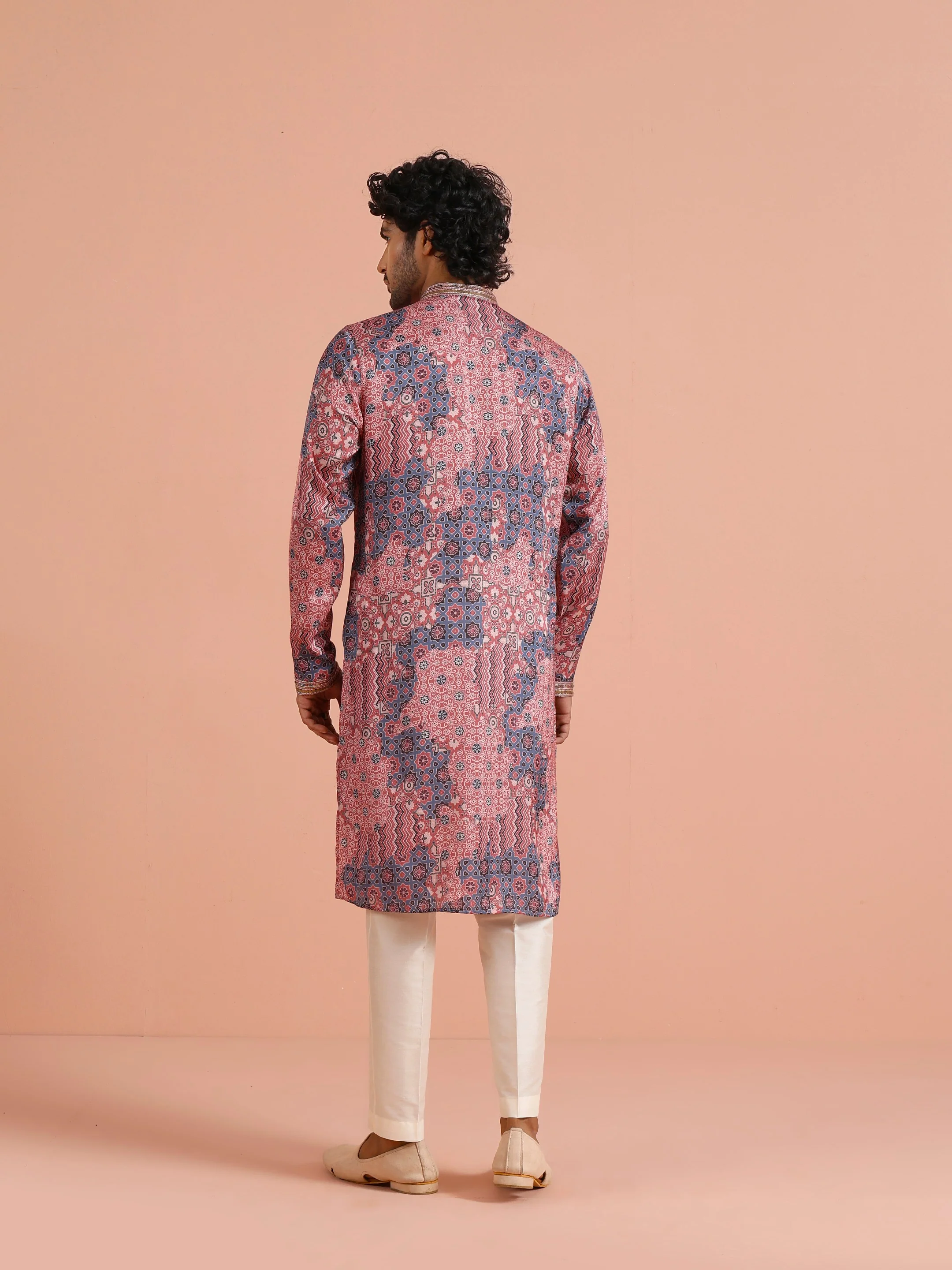 Peach Geometric Printed Kurta - Image 4