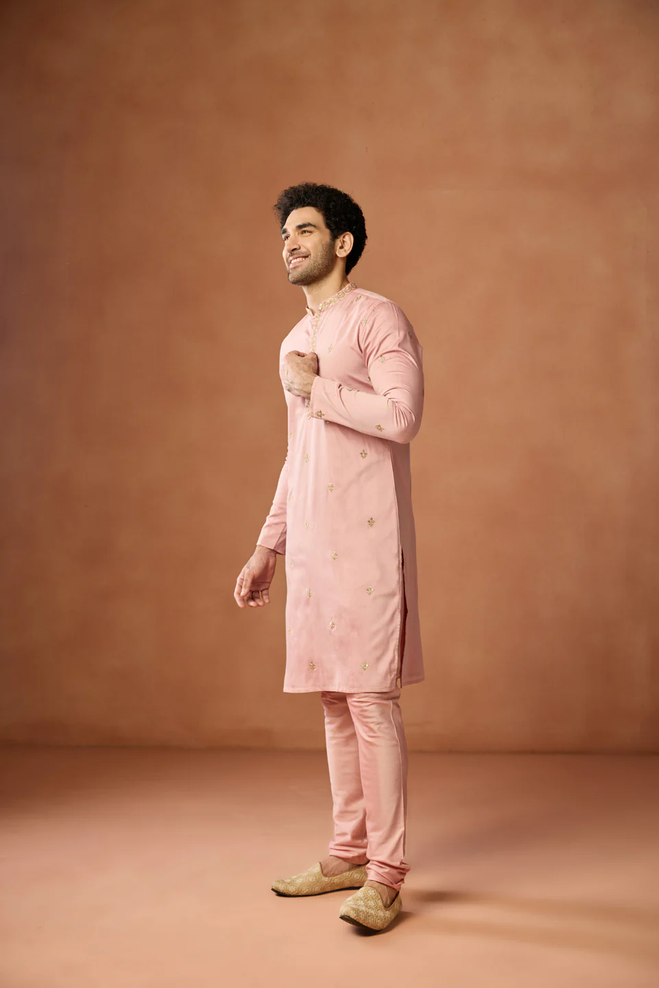 Pink Silk Blend Embroidered Kurta Churidar Set - Image 2