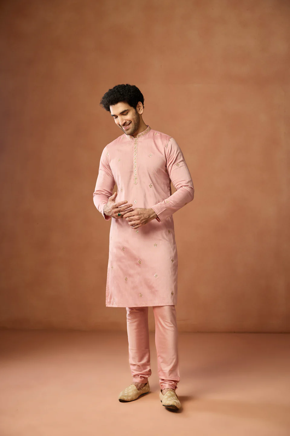 Pink Silk Blend Embroidered Kurta Churidar Set - Image 3