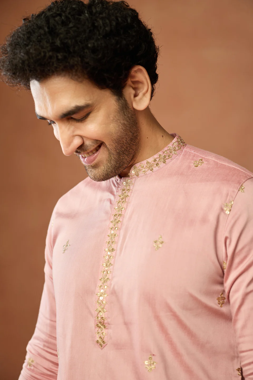 Pink Silk Blend Embroidered Kurta Churidar Set - Image 5