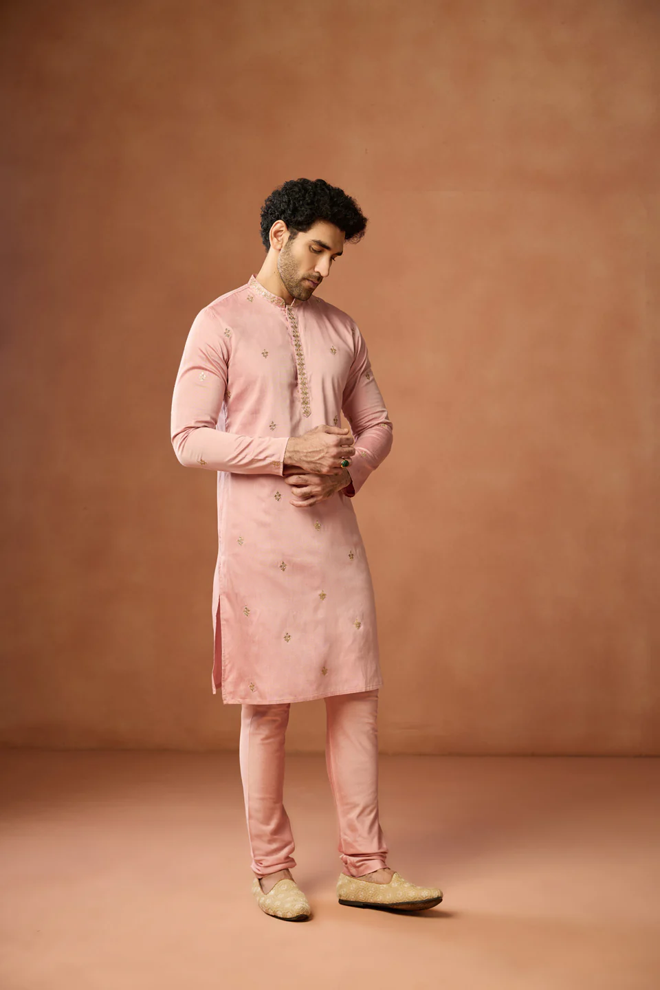 Pink Silk Blend Embroidered Kurta - Image 2
