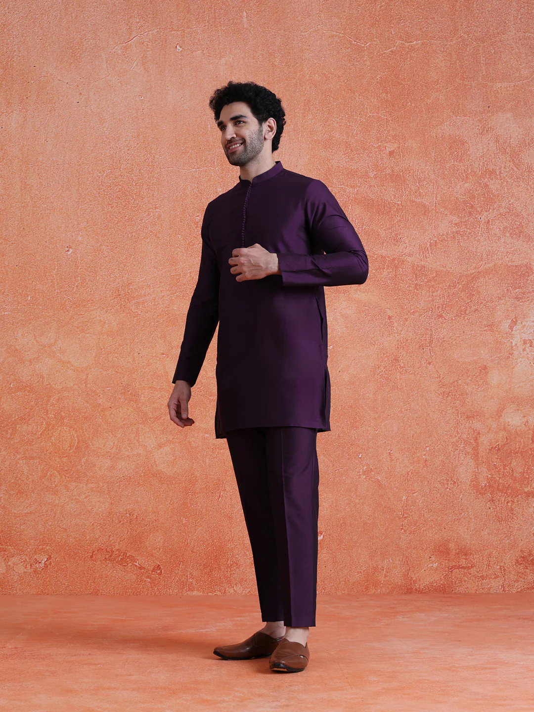 Purple Silk Blend Solid Mid Kurta Trouser Set - Image 2