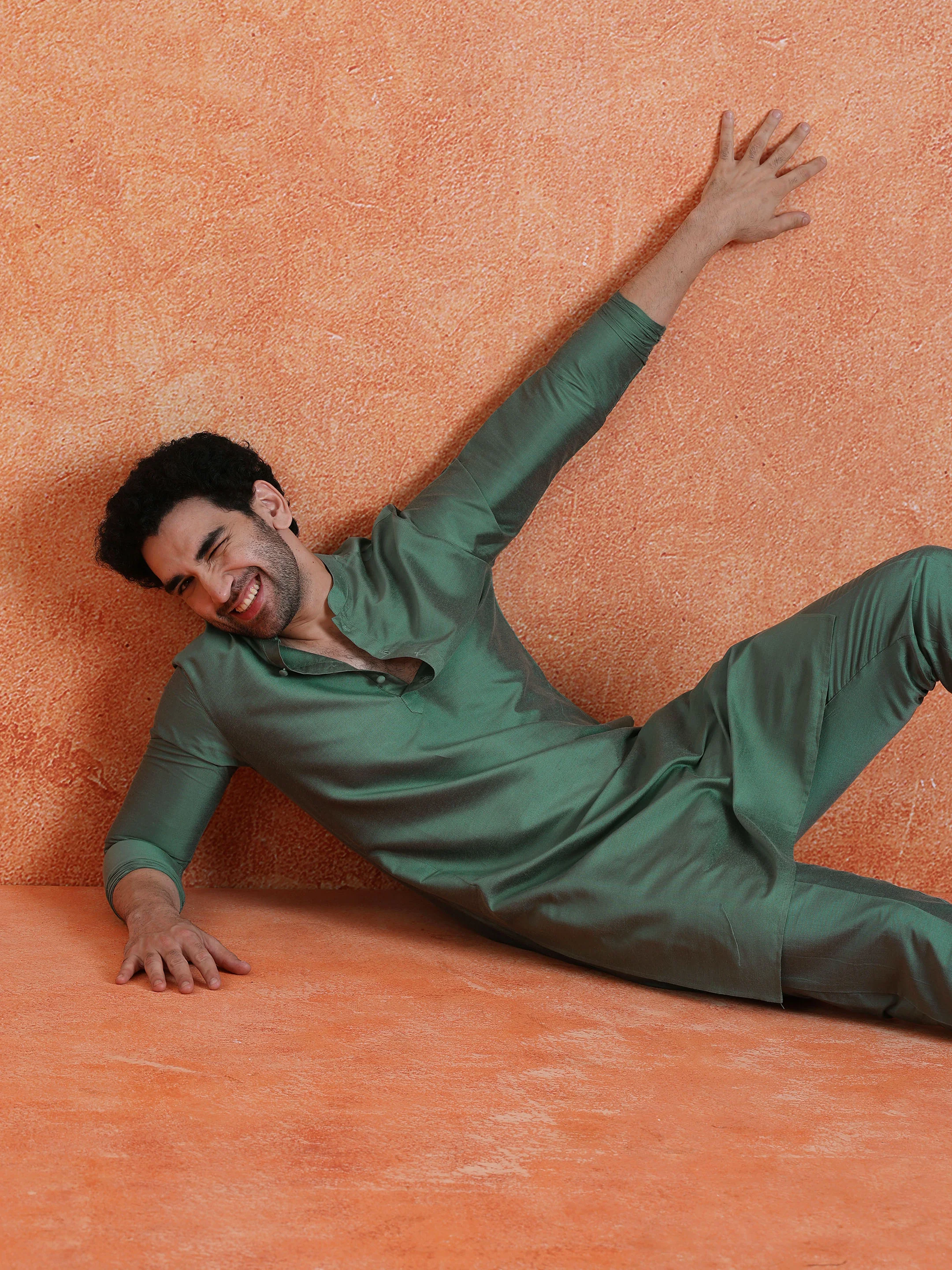 Sage Cotton Blend Solid Plain Kurta - Image 7