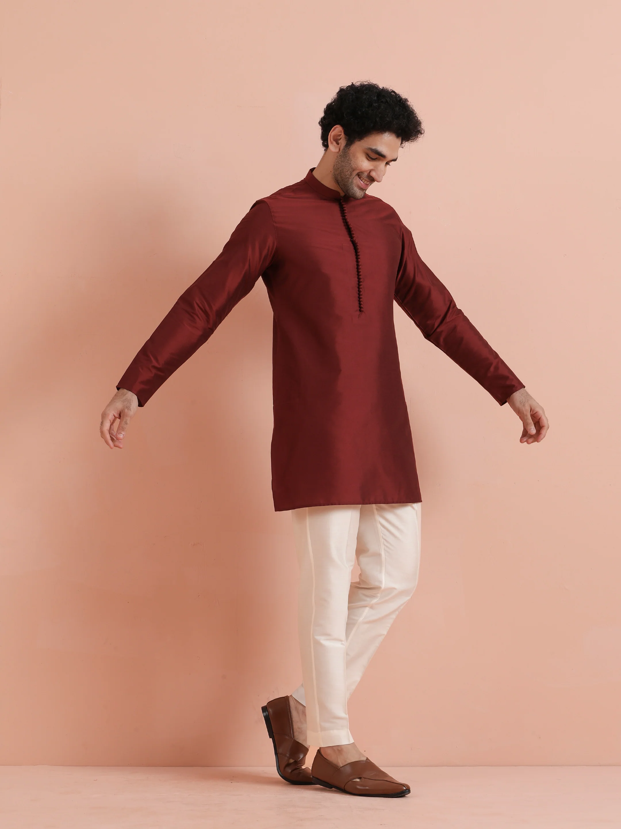 Solid Maroon Mid Kurta - Image 3