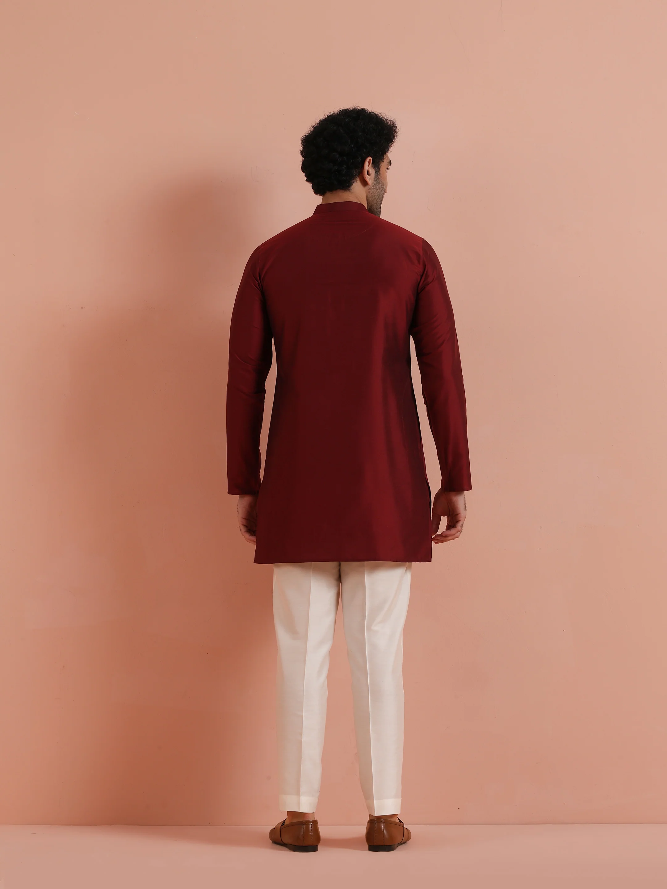Solid Maroon Mid Kurta - Image 4