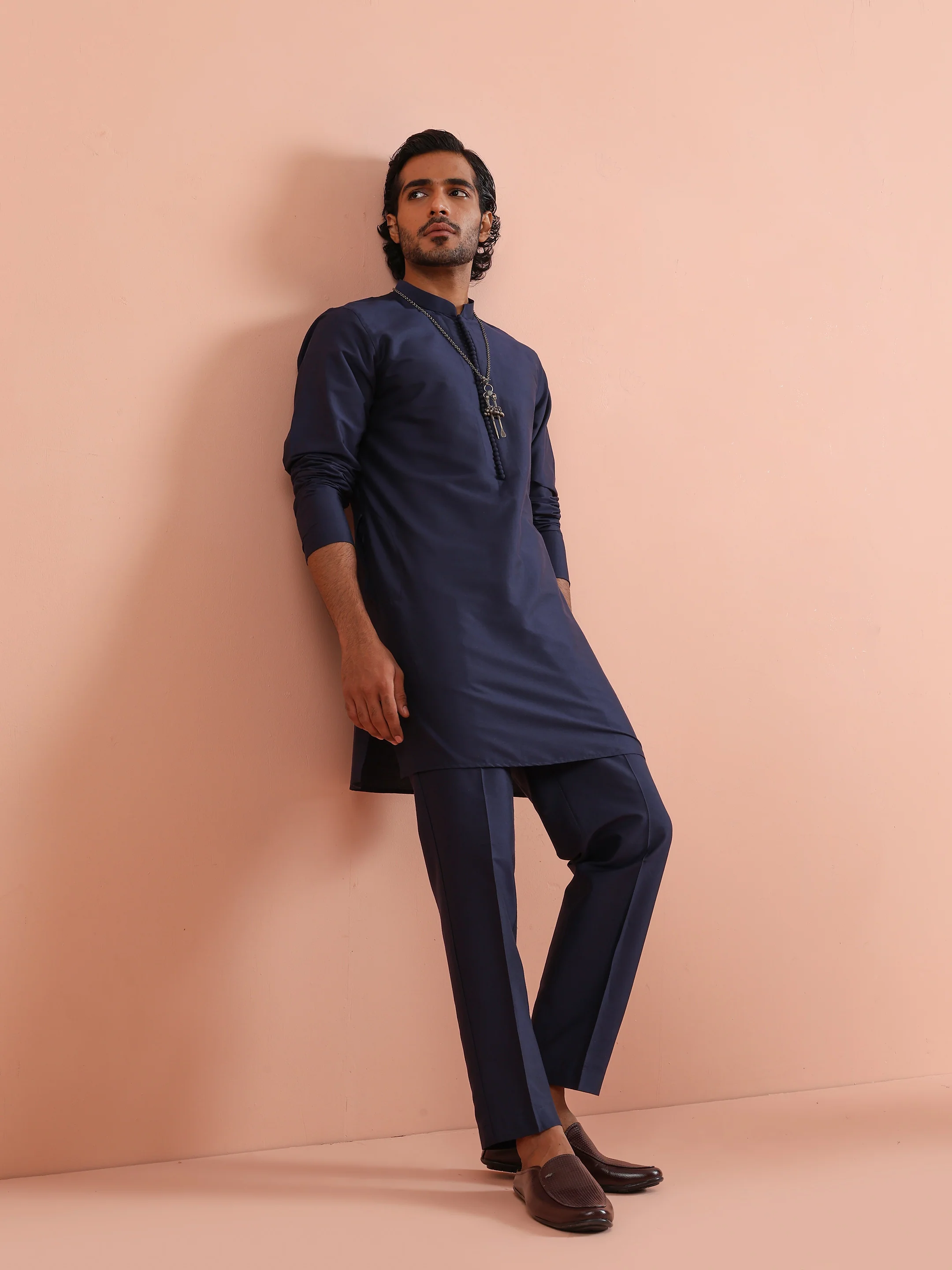 Solid Navy Mid Kurta - Image 6