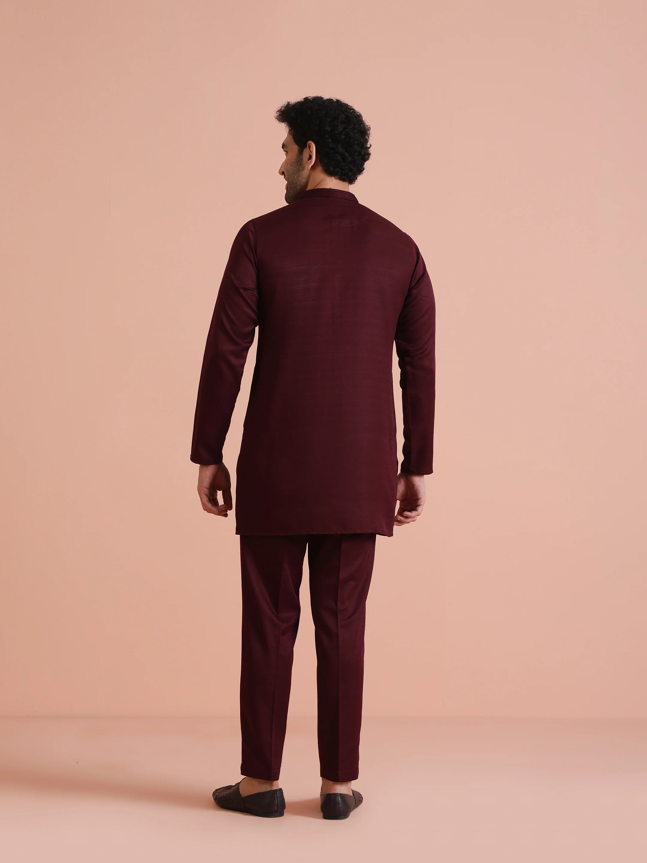 Wine Poly Silk Solid Mid Kurta Trouser Set - Image 4
