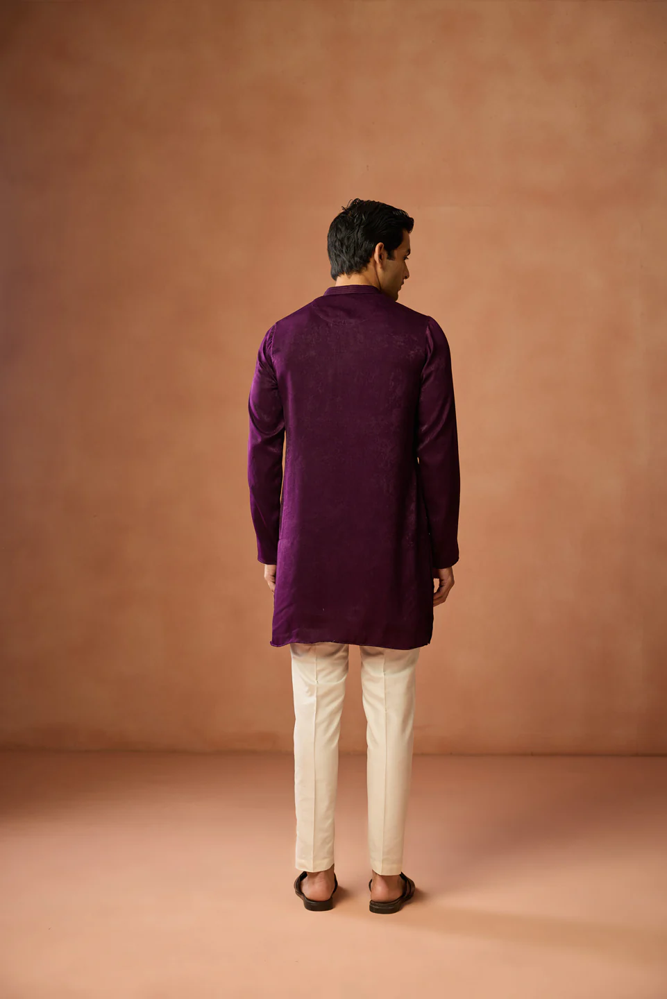 Wine Silk Blend Solid Mid Kurta Trouser Set - Image 4