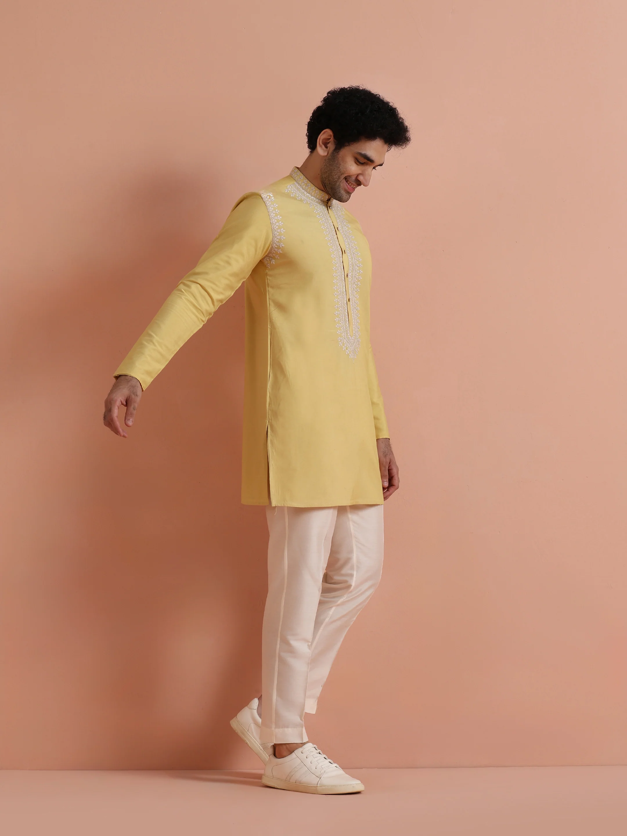 Yellow Poly Silk Embroidered Mid Kurta Set - Image 7